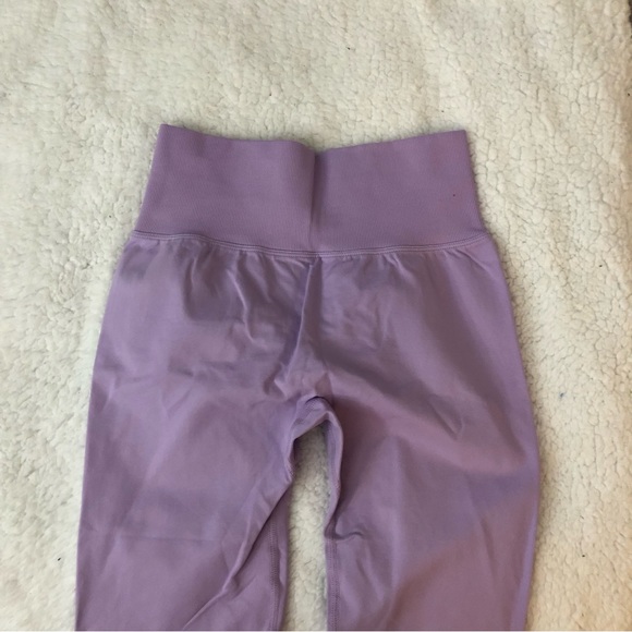 *SOLD* Light purple scrunch bum leggings - Picture 2 of 4